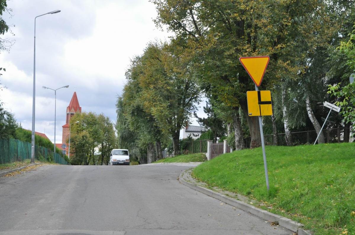 Zdaniem przemyślanina znak „ustąp pierwszeństwa przejazdu” należy zastąpić znakiem „stop”.<br/>fot.Paweł Bugira