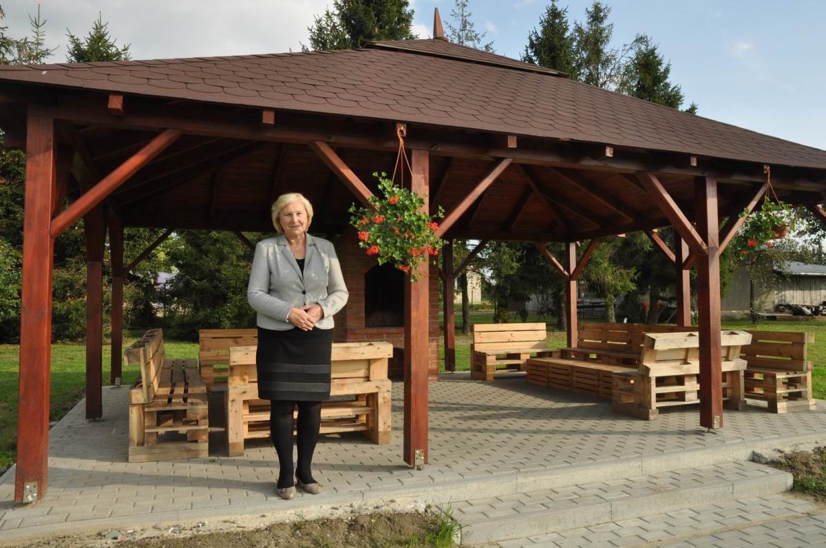 Jednym z największych sukcesów Marii Sopel jest stworzenie Centrum Rekreacyjno-Sportowego z kompleksem boisk i altaną z grillem.<br/>fot.Paweł Bugira