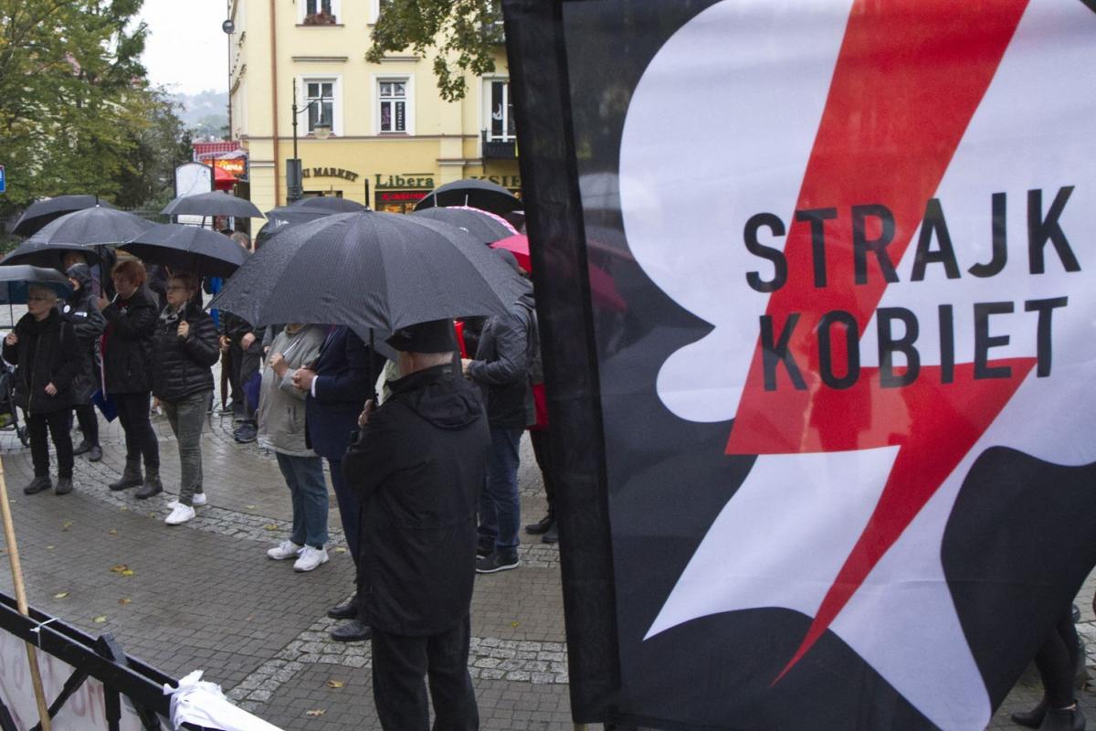 3 października również w Przemyślu protestowały kobiety. Panowie również.<br/>fot.Jacek Szwic