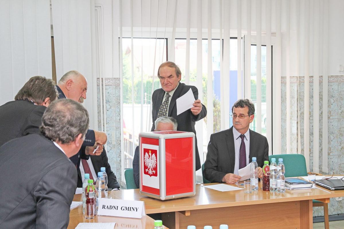 Problem ze śmierdzącym składowiskiem przyczynił się do zmiany przewodniczącego Rady Gminy Radymno. Nowego wybierano w ubiegłym tygodniu.<br/>fot.Roman Kijanka