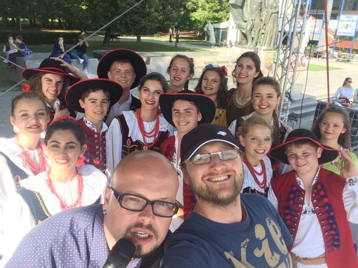 Reprezentacja Zespołu Pieśni i Tańca „Przemyśl” w Humennem na Słowacji.
