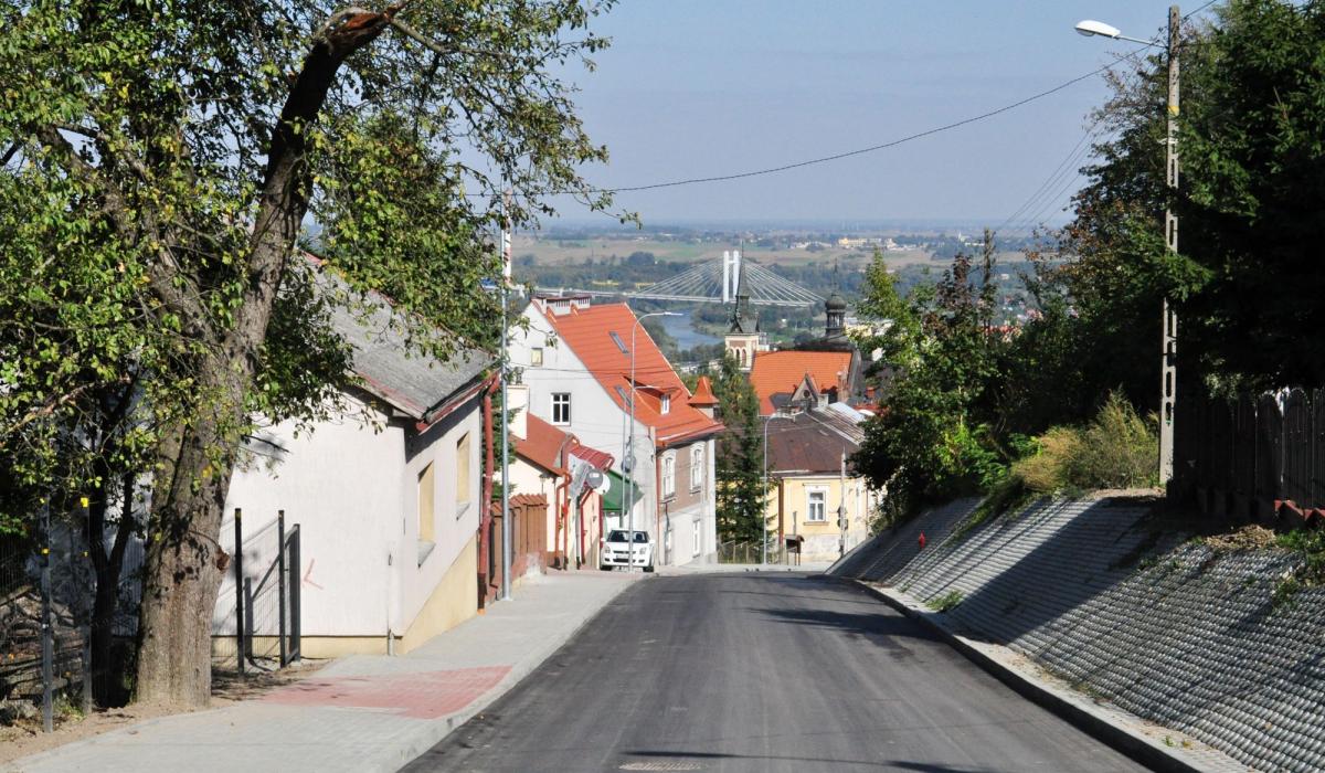 Kiedyś ulica Tatarska, wiodąca na Zniesienie, przypominała wiejski trakt. Teraz jest prawdziwą miejską ulicą.<br/>fot.UM Przemyśl
