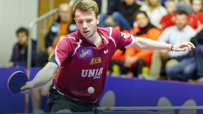 Patryk Zatówka gra na razie na remis. Na inaugurację przegrał z Bartoszem Suchem, potem uporał się z nieznanym Tomaszem Tomaszukiem<br/>fot.www.eurosport.com