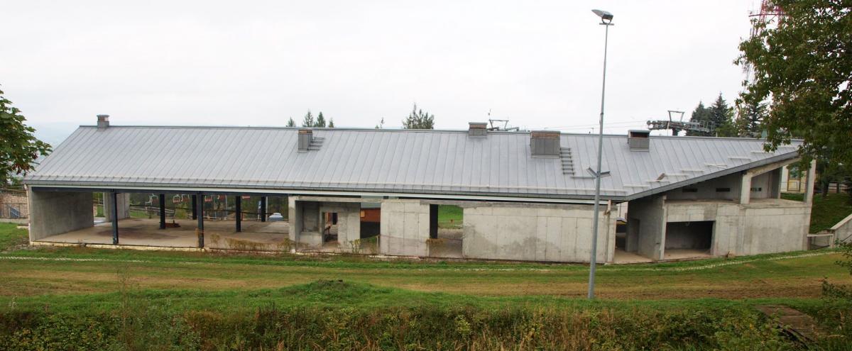 Wartość działki z pawilonem na stoku narciarskim to 1 mln 300 tys. zł. <br/>fot.Mariusz Godos