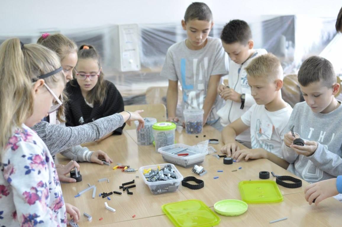 Zajęcia wzbudziły duże zainteresowanie wśród uczniów.<br/>fot.ze zbiorów szkoły