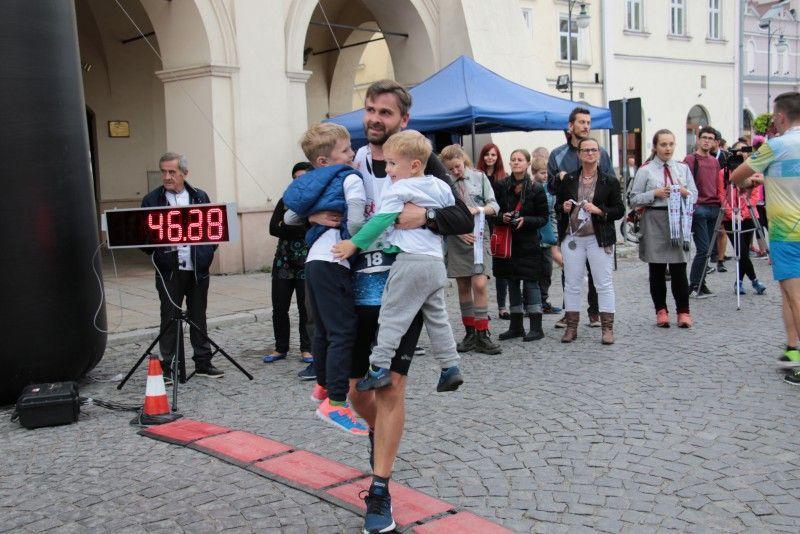 Jarosławskie Święto Biegowe, to w pierwszej kolejności okazja do radości dla wszystkich uczestników. Niezależnie od wieku i możliwości sportowych.<br/>fot.UM Jarosław