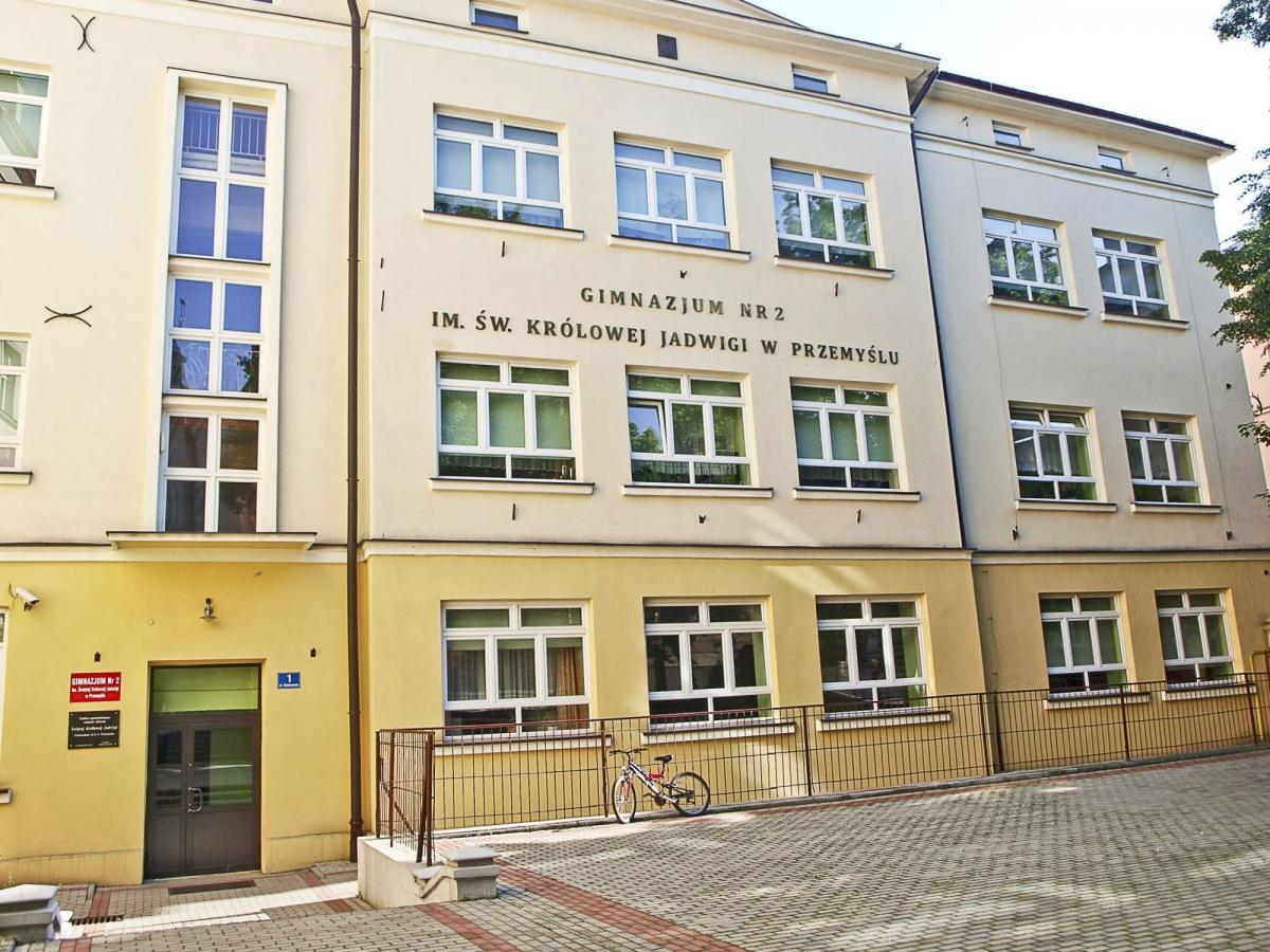 Najprawdopodobniej w 2019 r. w siedzibie byłego Gimnazjum nr im. Św. Królowej Jadwigi w Przemyślu zlokalizowane zostaną wszystkie wydziały urzędu miasta, rozproszone do tej pory w różnych miejscach Przemyśla. <br/>fot.Mariusz Godos