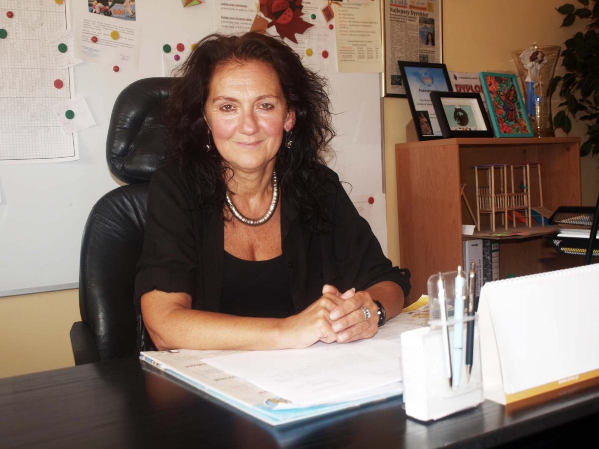 – Piec co chwilę odmawia posłuszeństwa i boję się, że przyjdzie taki moment, że nie odpali. Wiem, że ciepło dostarczane przez MPEC może okazać się droższe, ale wydaje mi się, że gdyby zbilansować koszty naprawy pieca i wykonywania przeglądów, wyszłoby na zero – uważa dyrektor SP 11 Beata Kosicka-Siw