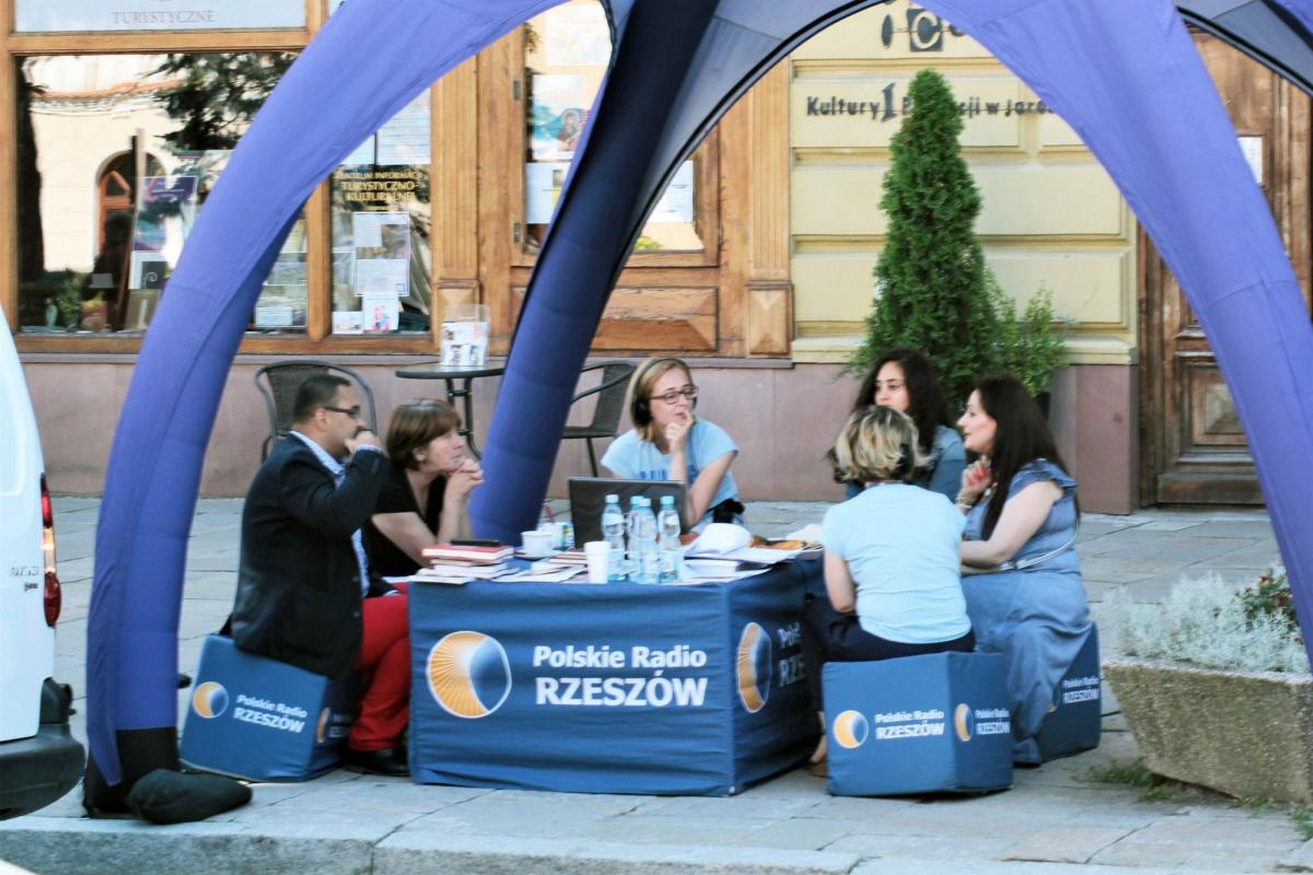 Radio Biwak odwiedziło Jarosław i zajęło się wpływem Ormian na rozwój miasta.<br/>fot.Roman Kijanka
