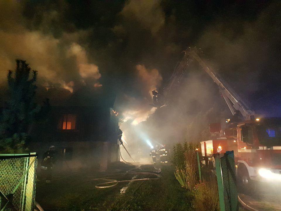 W nocnym pożarze domu w Pawłosiowie nikt nie ucierpiał. <br/>fot.OSP KSRG Roźwienica