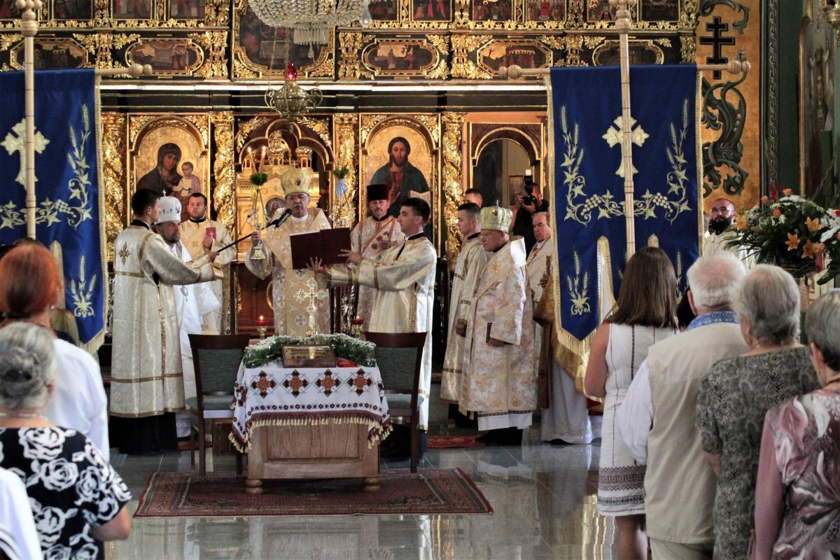 Jubileuszowym uroczystościom w jarosławskiej cerkwi pw. Przemienienia Pańskiego przewodniczyli najważniejsi hierarchowie obrządku wschodniego.<br/>fot.Roman Kijanka