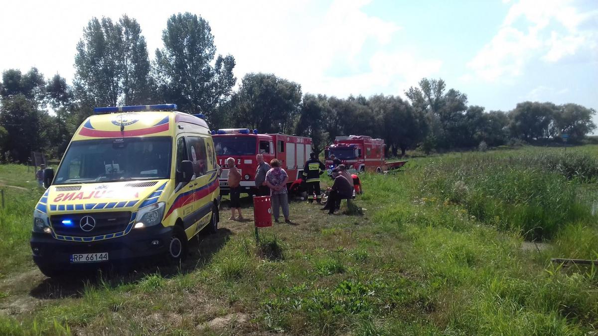 Służby ratunkowe zostały wezwane na miejsce zaraz po tym, jak 36-latek zniknął pod powierzchnią wody. Niestety nie udało się go uratować.<br/>fot.KM PSP Przemyśl