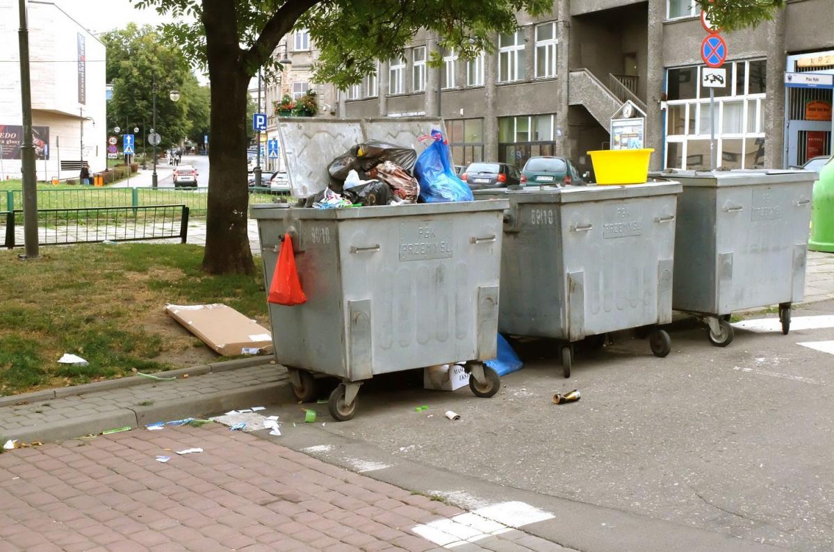 Taki obrazek widzą turyści wjeżdżający na parking.  <br/>fot.Jacek Szwic