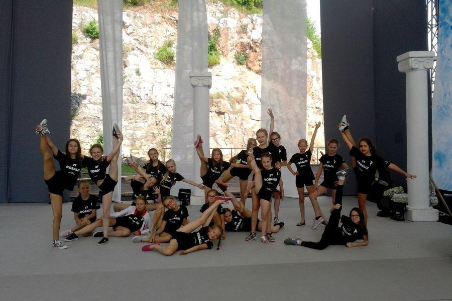 Grupa Koralik Mini podczas 44. Międzynarodowego Harcerskiego Festiwalu Kultury Młodzieży Szkolnej w Kielcach.<br/>fot.ze zbiorów własnych