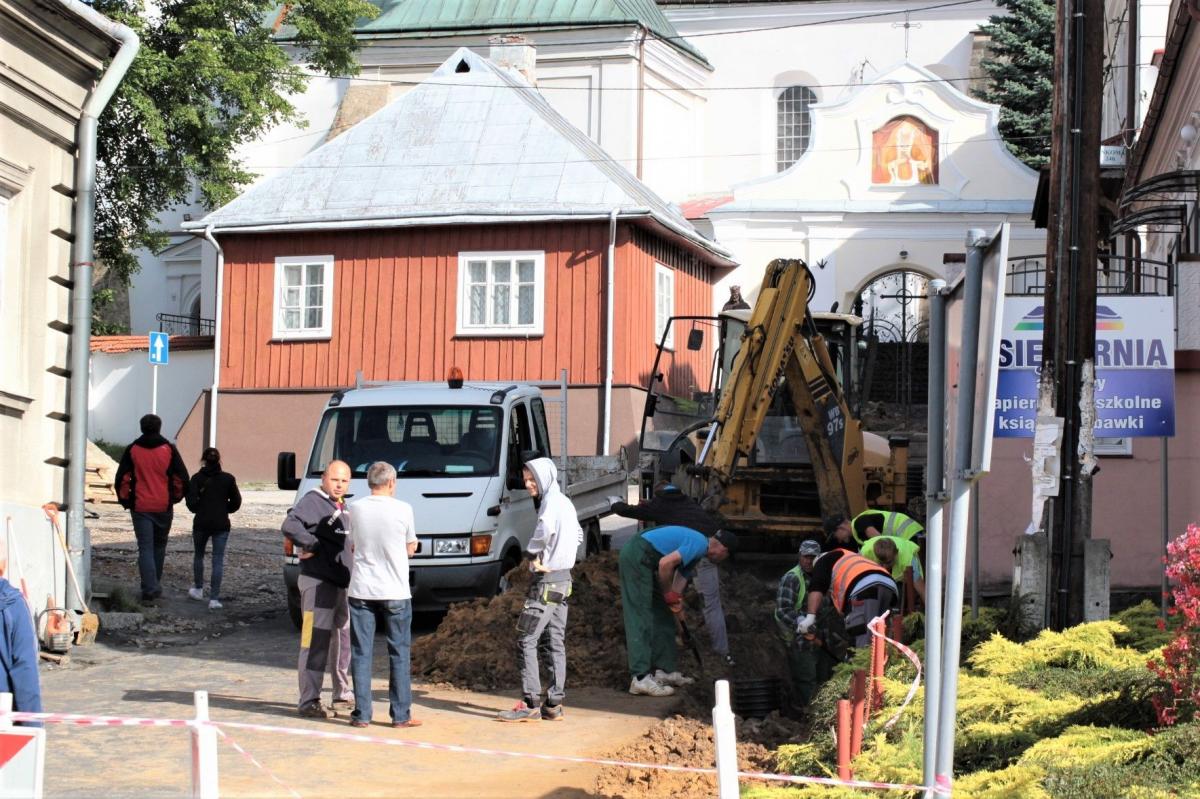 Ruszyła przebudowa ul. Kościelnej.<br/>fot.Roman Kijanka