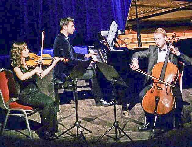 The Flaneurs Piano Trio na scenie Zamku Kazimierzowskiego.<br/>fot.Tomasz Beliński
