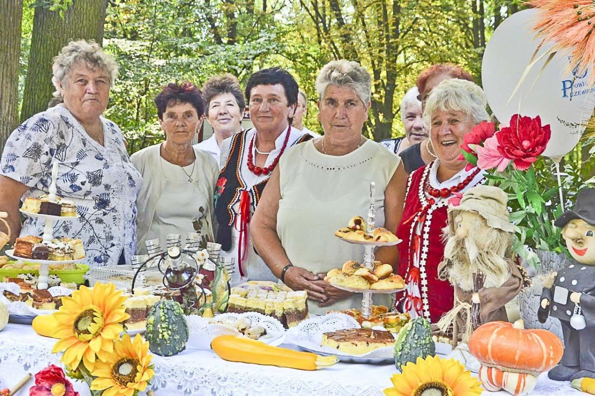 Stoiska uginały się od tradycyjnych przysmaków i dekoracji.<br/>fot.Agata Sykała