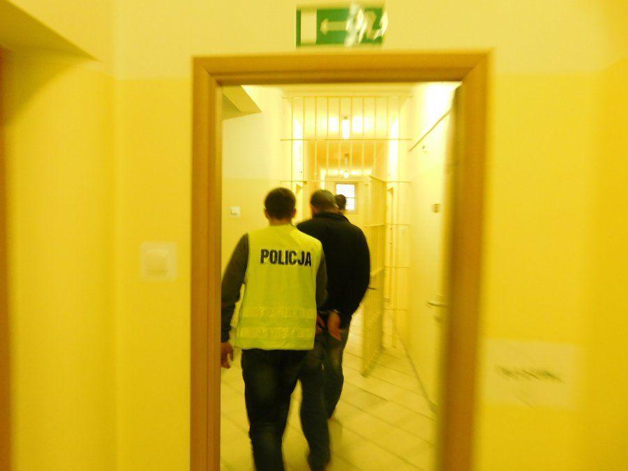 Grzegorz W. w chwili zatrzymania. Dziś odsiaduje dwuletni wyrok.<br/>fot.KPP Przeworsk
