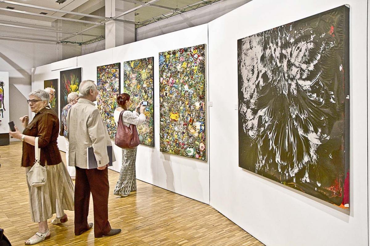 Wystawa jest przeglądem trendów i kierunków w we malarstwie.<br/>fot.Jacek Szwic