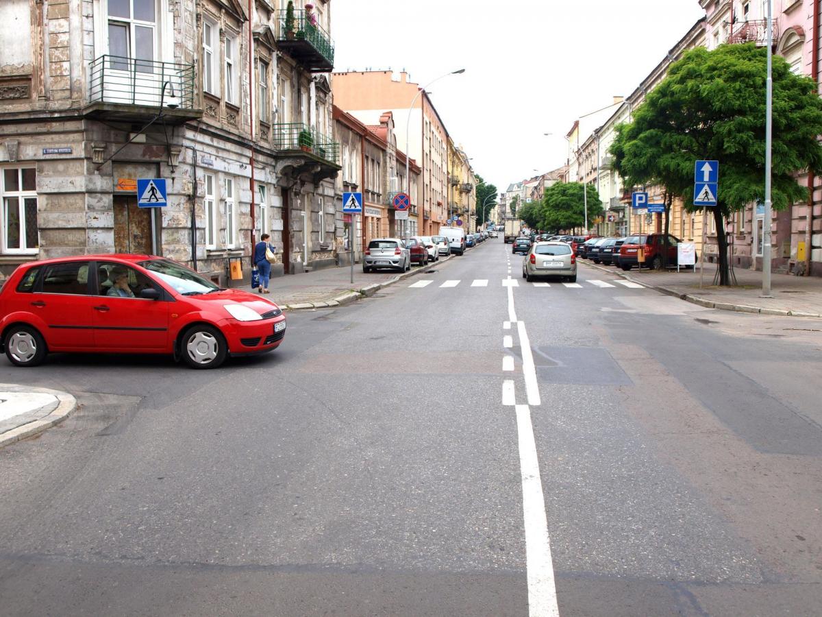 Niebawem rozpocznie się remont liczącego 274 m fragmentu ulicy Mickiewicza – od ulicy Konarskiego do przejścia dla pieszych przy placu Legionów.<br/>fot.Mariusz Godos
