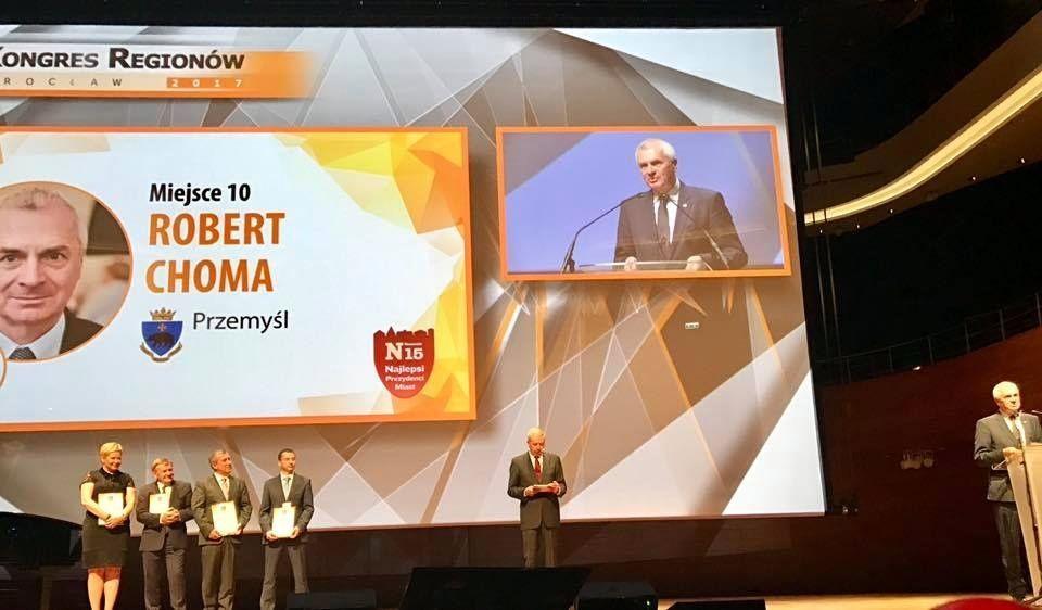 Prezydent Przemyśla Robert Choma podczas gali VIII Kongresu Regionów we Wrocławiu.<br/>fot.www.newsweek.pl