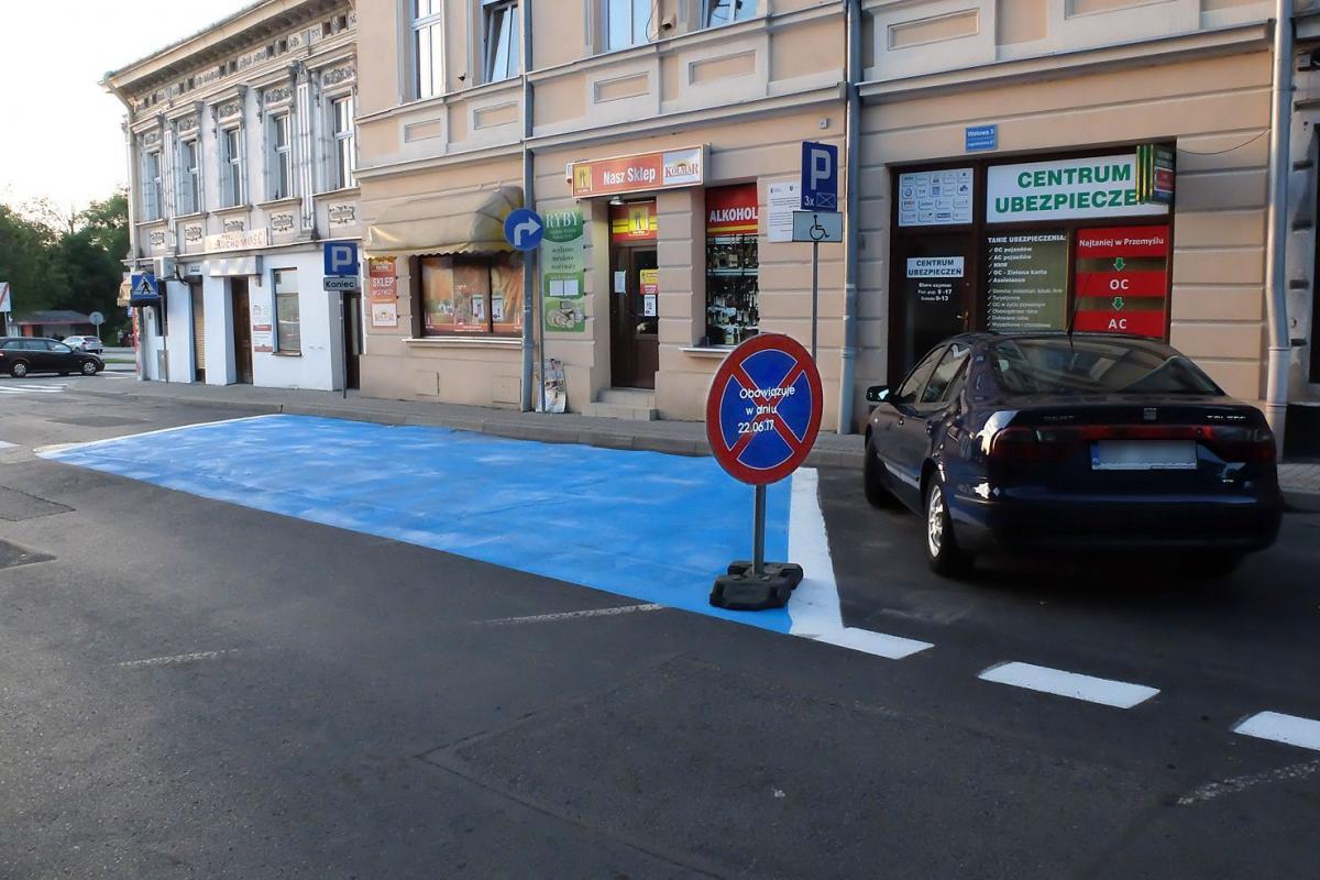 Od 1 lipca kolor niebieski zarezerwowany jest wyłącznie dla osób niepełnosprawnych. <br/>fot.Jacek Szwic