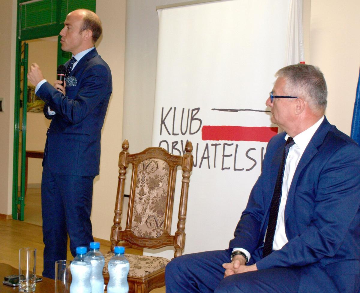 Borys Budka (z lewej) mówił m.in. o znaczeniu niezależnych sądów.<br/>fot.Mariusz Godos