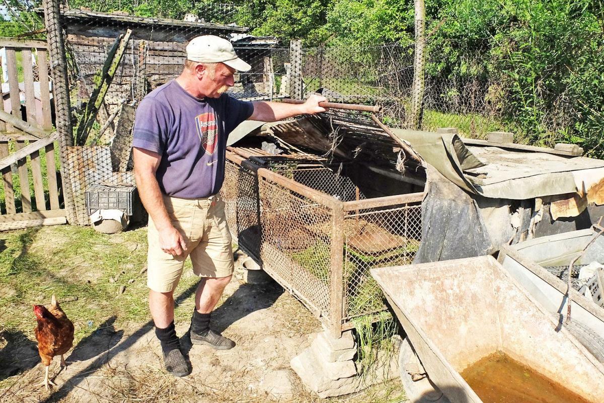 – Tutaj pies miał bardzo dobre warunki – twierdzi K. Skiba.<br/>fot.Jacek Szwic