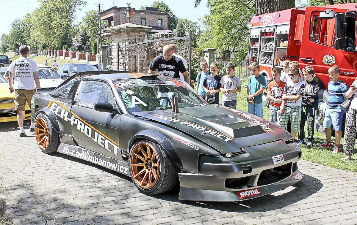 Główną atrakcją był przejazd drifterów. <br/>fot.Monika Maj-Lichończak