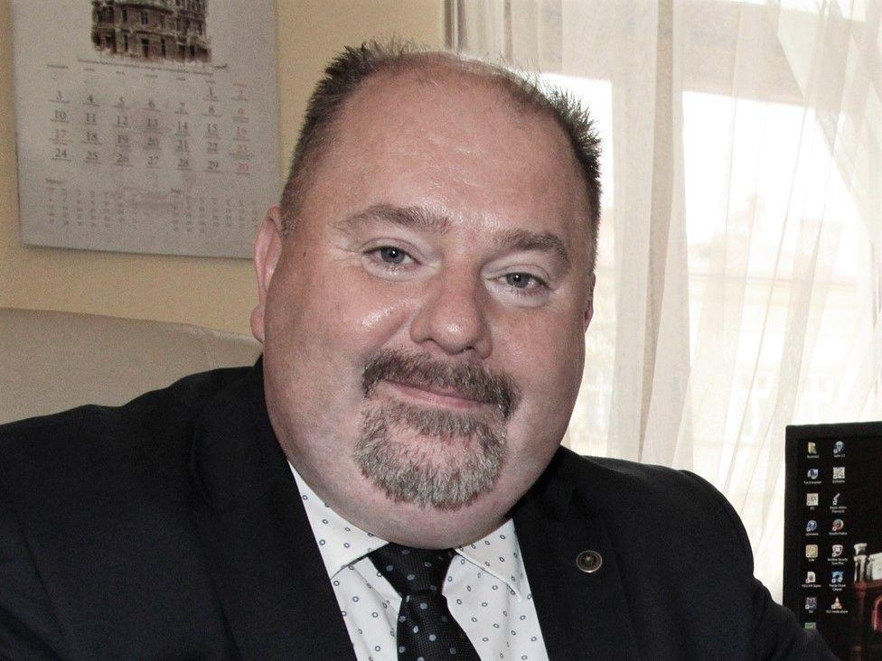 – By nie stracić dotacji, będziemy musieli zadłużyć miasto – ostrzega burmistrz Waldemar Paluch.<br/>fot.Roman Kijanka