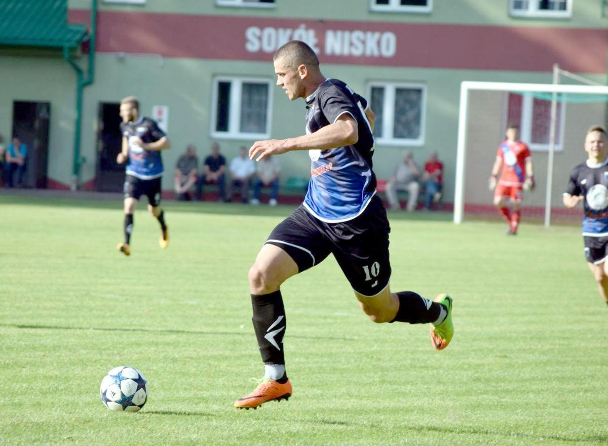 Skuteczny jesienią Paweł Hass, podobnie jak koledzy z drużyny, wiosny nie zaliczy do udanych.<br/>fot.Dominik Budzowski