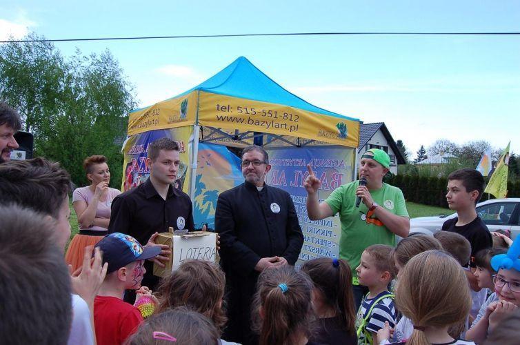 Członkowie teatru „Bazyl Art” prowadzili różnorodne animacje. 