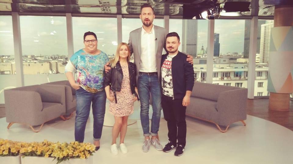 Mateusz Maga wraz z żoną, Marcinem Prokopem i Dorotą Wellaman w programie „Dzień dobry TVN.