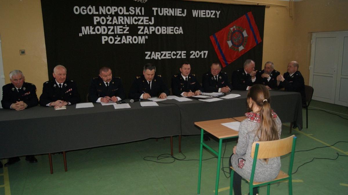 Wiedzę uczestników oceniała komisja składająca się z przedstawicieli KP PSP w Przeworsku oraz członków Zarządu Powiatowego ZOSP RP.<br/>fot.Barbara Zięba 