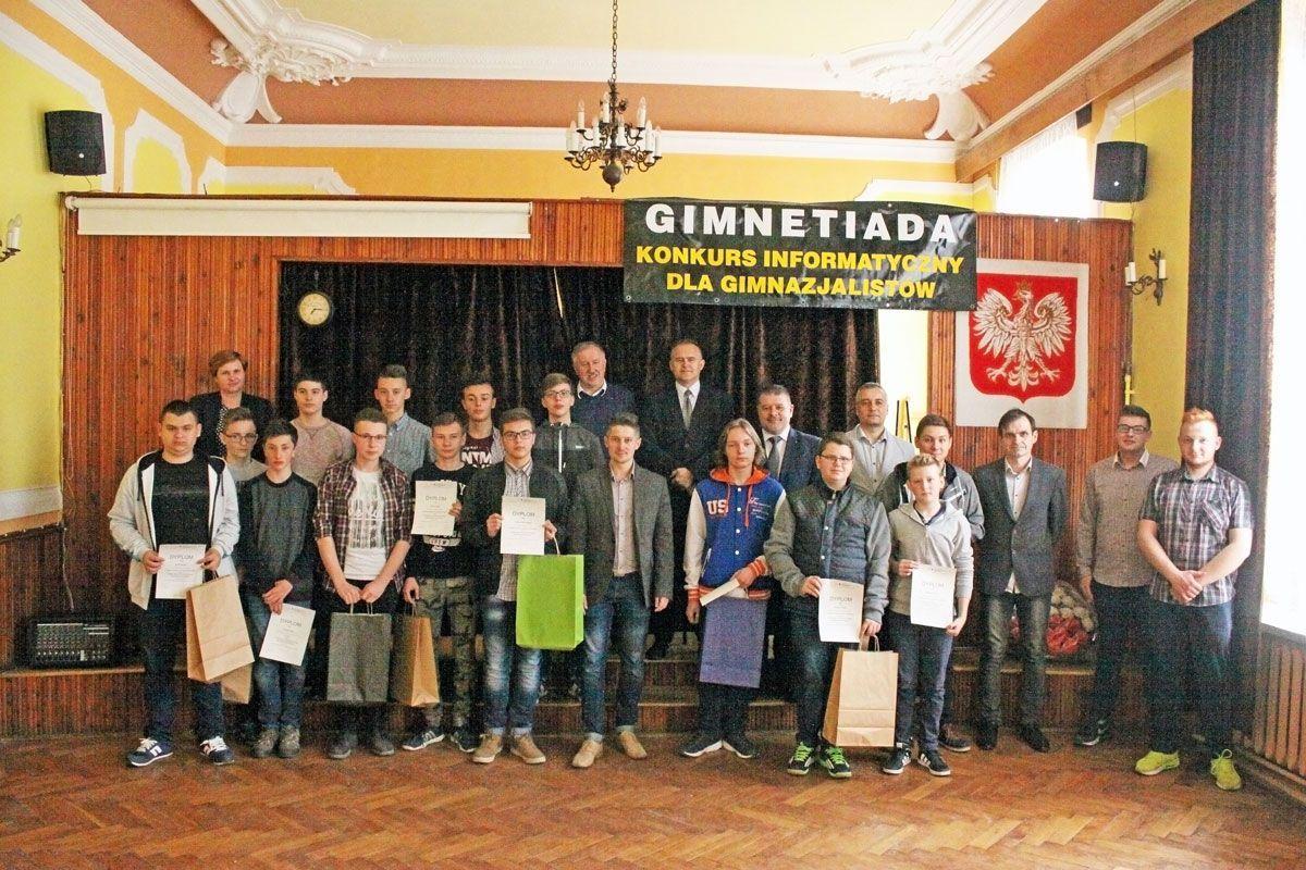 Finalny etap Gimnetiady odbył się w murach Zespołu Szkół Elektronicznych i Ogólnokształcących im. prof. Janusza Groszkowskiego w Przemyślu. Na zdjęciu laureaci.<br/>fot.Kamil Krukiewicz