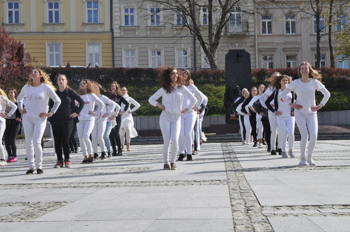 Na początek została odegrana pantomima.<br/>fot.Paweł Bugira
