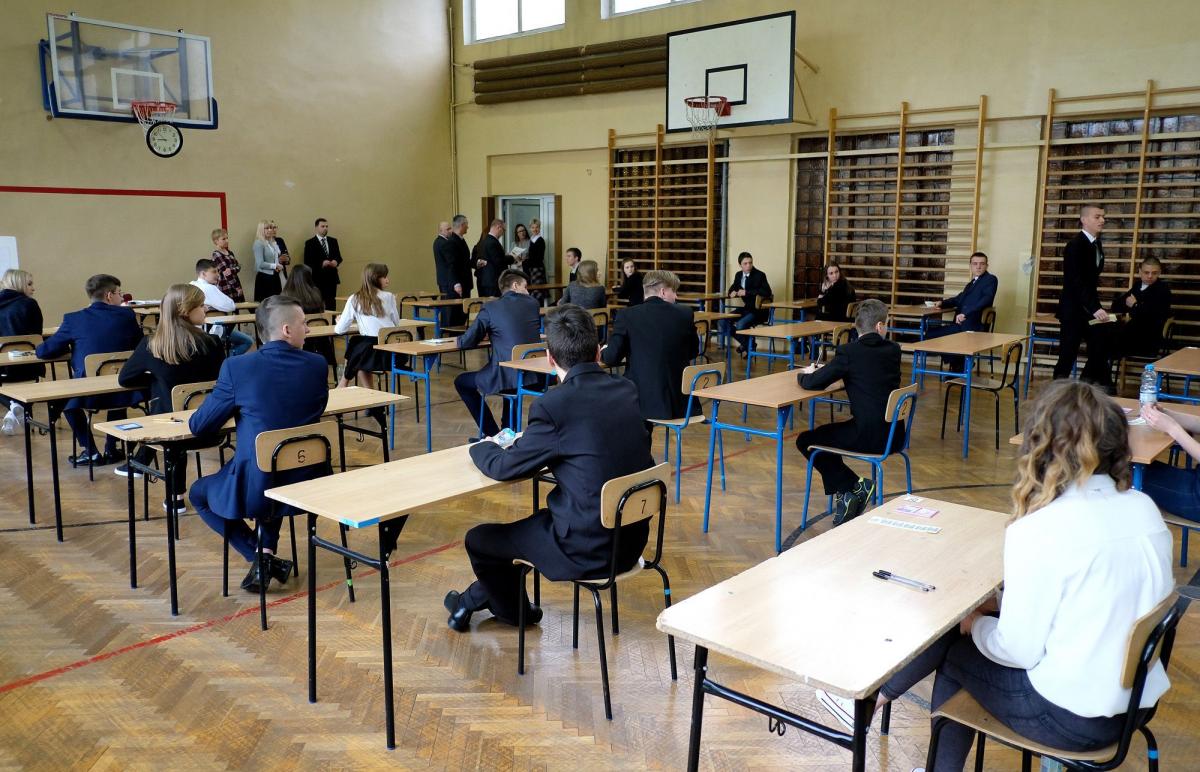 Wśród przystępujących do tzw. małej matury byli również trzecioklasiści z Gimnazjum nr 3 im. Szarych Szeregów w Przemyślu.<br/>fot.zbiory własne