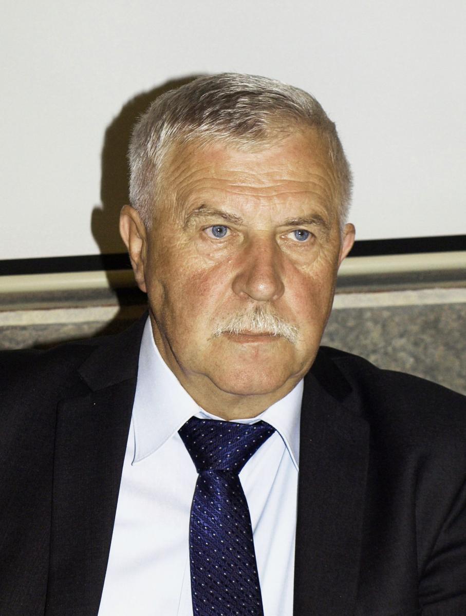 Wójt gminy Krasiczyn Tadeusz Bobek apeluje do mieszkańców: – Kanalizacja  to nie śmietnik!<br/>fot.Mariusz Godos