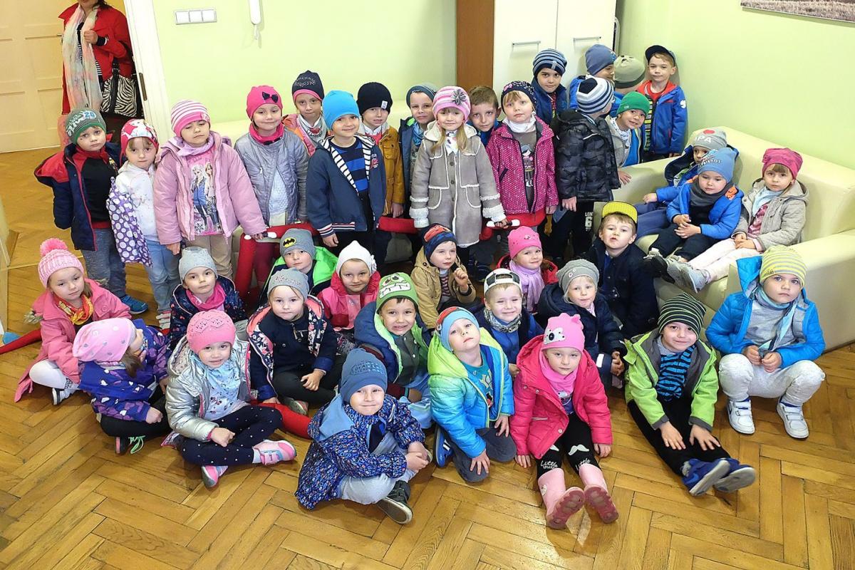 Przedszkolaki z Żurawicy w naszych skromnych progach.<br/>fot.Jacek Szwic