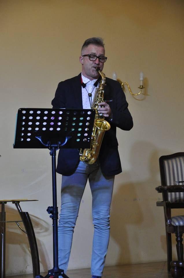 Charakterystyczne brzmienie saksofonu  zachęcało do poddania się urokowi muzyki.<br/>fot.CKiP Jarosław