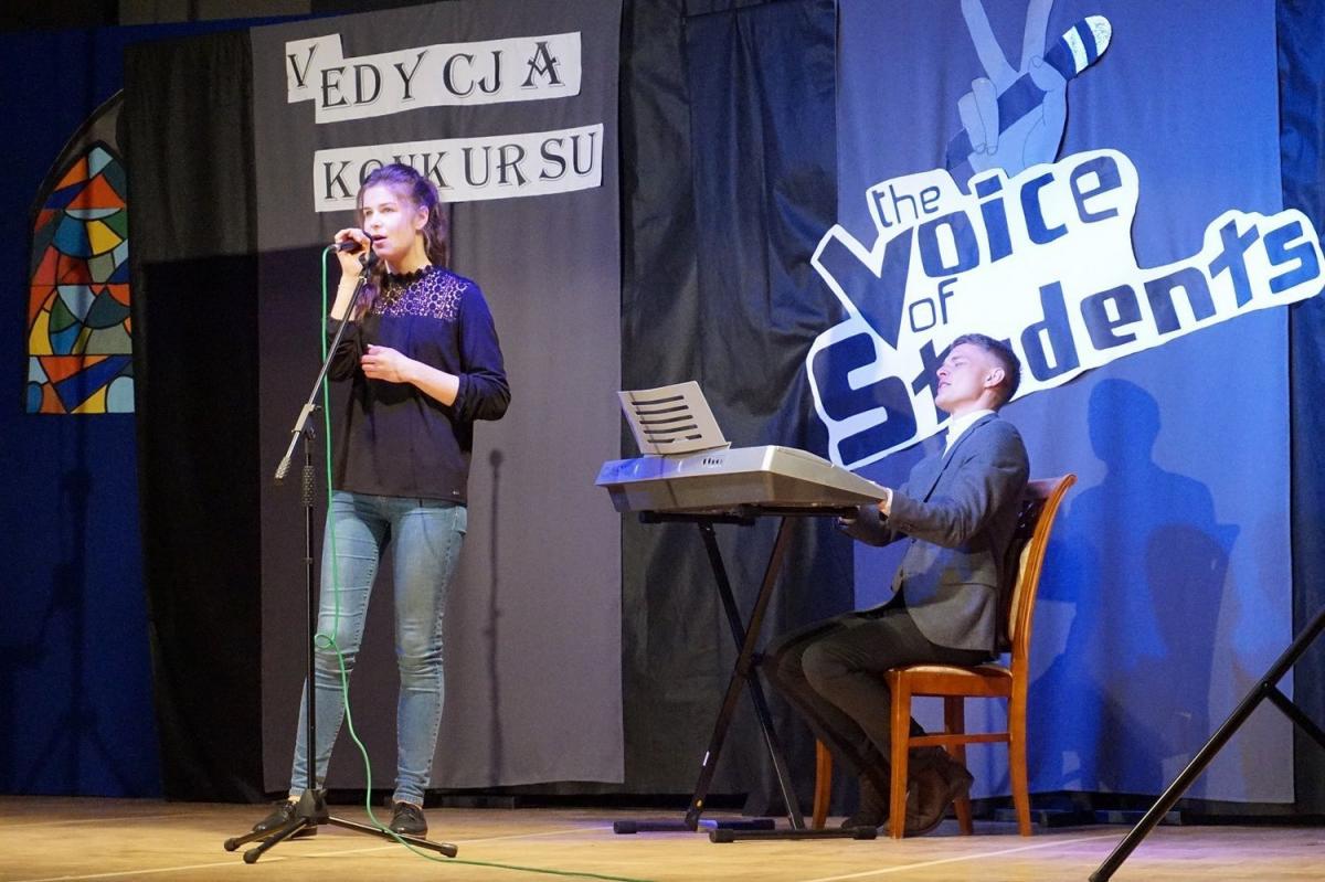 Międzyszkolny Konkurs Piosenki Anglojęzycznej „The Voice of Students” odbył się po raz piąty.<br/>fot.ZS Sieniawa