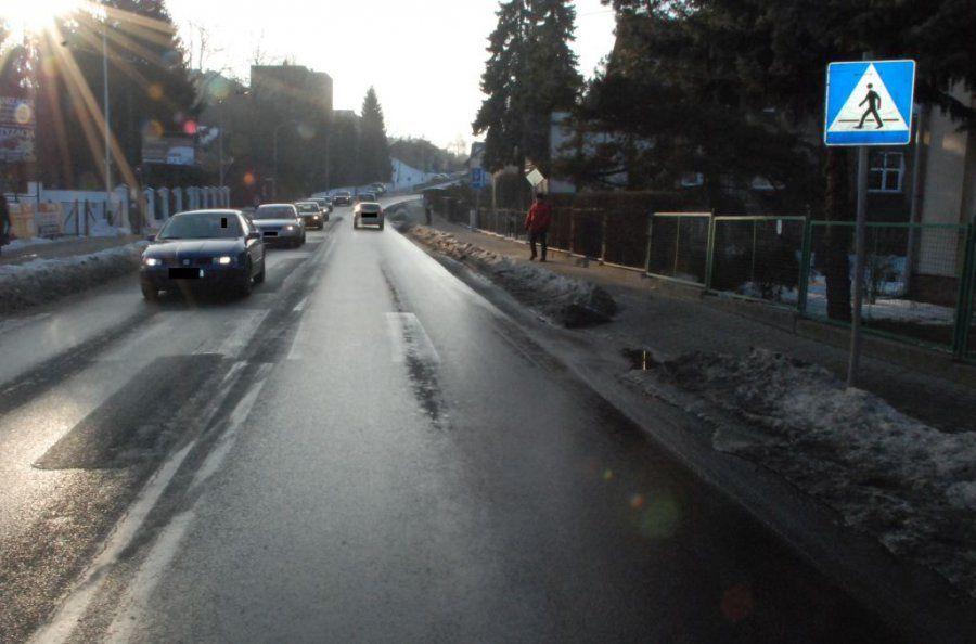 Do potrącenia 70-latki doszło 30 stycznia ok. 12.30 na przejściu dla pieszych przy ul. Tarnowskiego w Jarosławiu.<br/>fot.KPP Jarosław