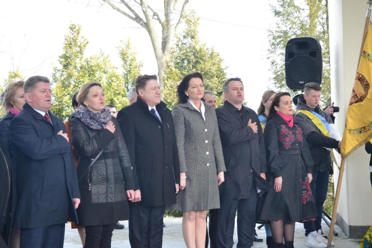W uroczystościach uczestniczyli przedstawiciele polskich i ukraińskich władz.<br/>fot. Lwowska Obwodowa Administracja Państwowa