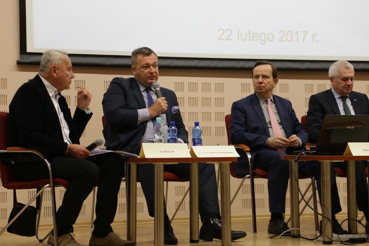 Wracamy do systemu budżetowego, uważam, że to pozytywne podejście – stwierdził Marek Tombarkiewicz, podsekretarz stanu w Ministerstwie Zdrowia.<br/>fot.Kamil Jacek Zarański