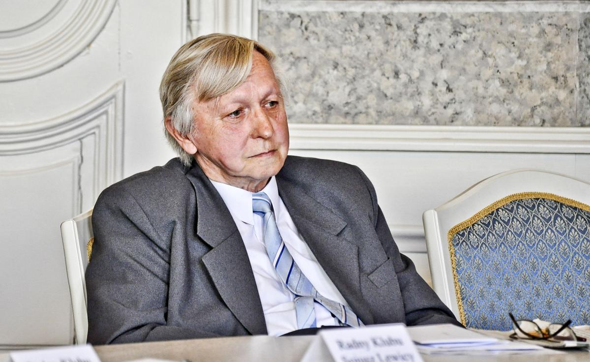 – Kiedyś Goya swoim obrazem powiedział, że kiedy rozum śpi, budzą się demony. Jestem radnym już kilka kadencji. Jest mi smutno, kiedy na to wszystko patrzę. Brakuje pomysłów, jak rozwijać miasto – powiedział radny Eugeniusz Strzałkowski (PiS).<br/>fot.Paweł Bugira