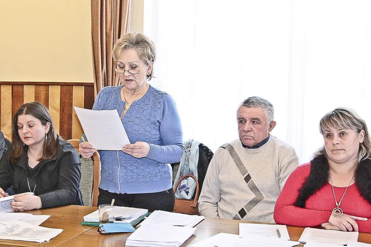Janina Krasiczyńska, przewodnicząca komisji oświaty przyznawała, że są różne zdania w sprawie przekazania szkół. Sama była przeciwnikiem takiego rozwiązania.<br/>fot.Roman Kijanka