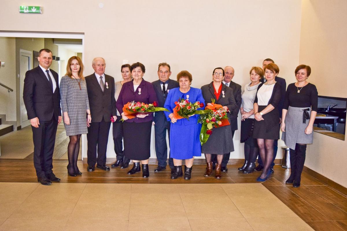 W tym roku jubileusz Złotych Godów obchodzili: Weronika i Stanisław Gwoździowie, Stanisława i Bronisław Wasilewscy oraz Zofia i Józef Konieczni.<br/>fot.UG Tryńcza