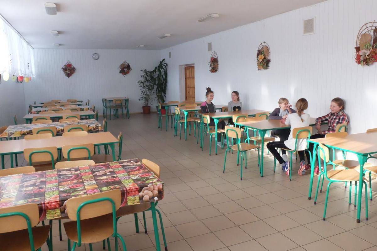 Tak dzisiaj wygląda stołówka w Szkole Podstawowej nr 2 w Lubaczowie, a dzięki oddanym głosom może wyglądać jeszcze piękniej.