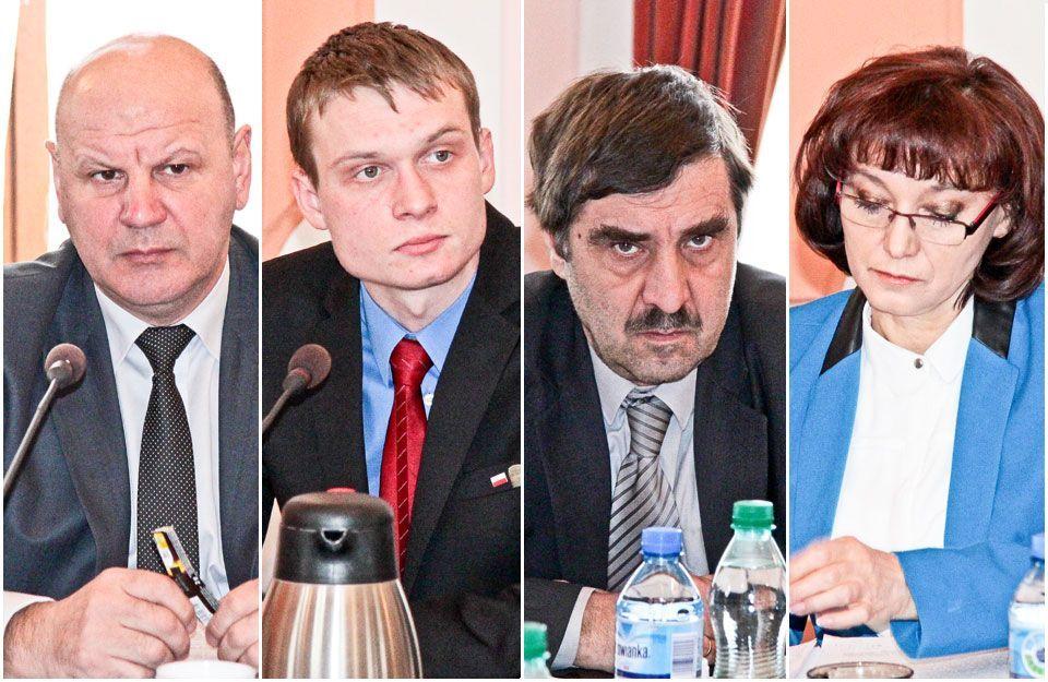 W czołówce dopytujących radnych znaleźli się: Jacek Marian Hołub, Piotr Kozak, Mariusz Walter i Grażyna Prząda.<br/>fot.Roman Kijanka