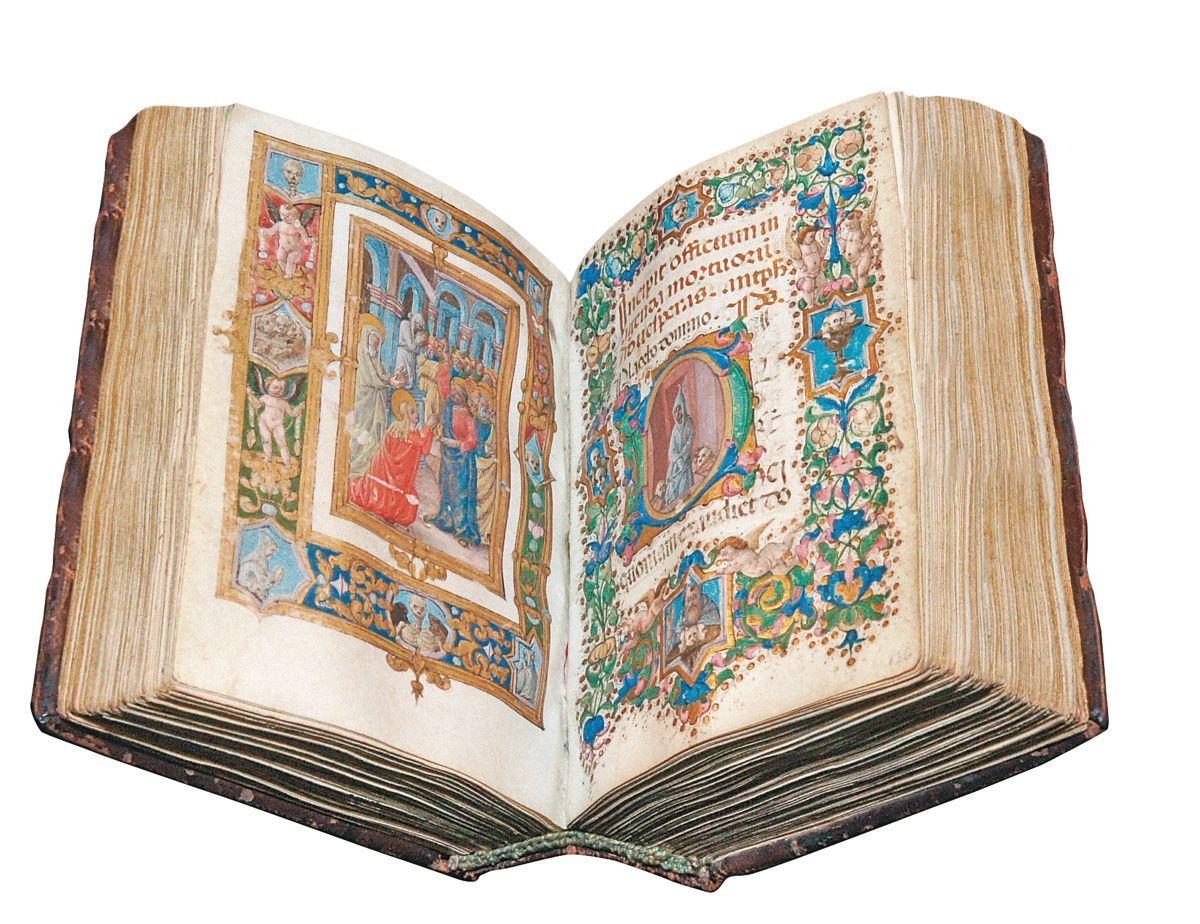 Luksusowy, bogato iluminowany rękopis pod tytułem Officium Beatae Mariae Virginis secundum usum Romanum to kodeks o wymiarach 12x8 cm na pergaminie, z 303 kartami zapisanymi po łacinie ciemnobrązowym atramentem.<br/>fot.Biblioteka Narodowa